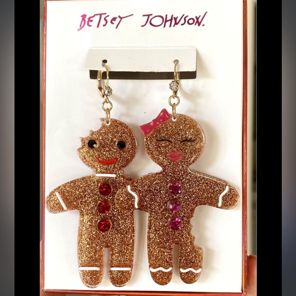 *NWT* BETSEY JOHNSON, gingerbread drop earrings ￼holiday cookie pair. Crystals.